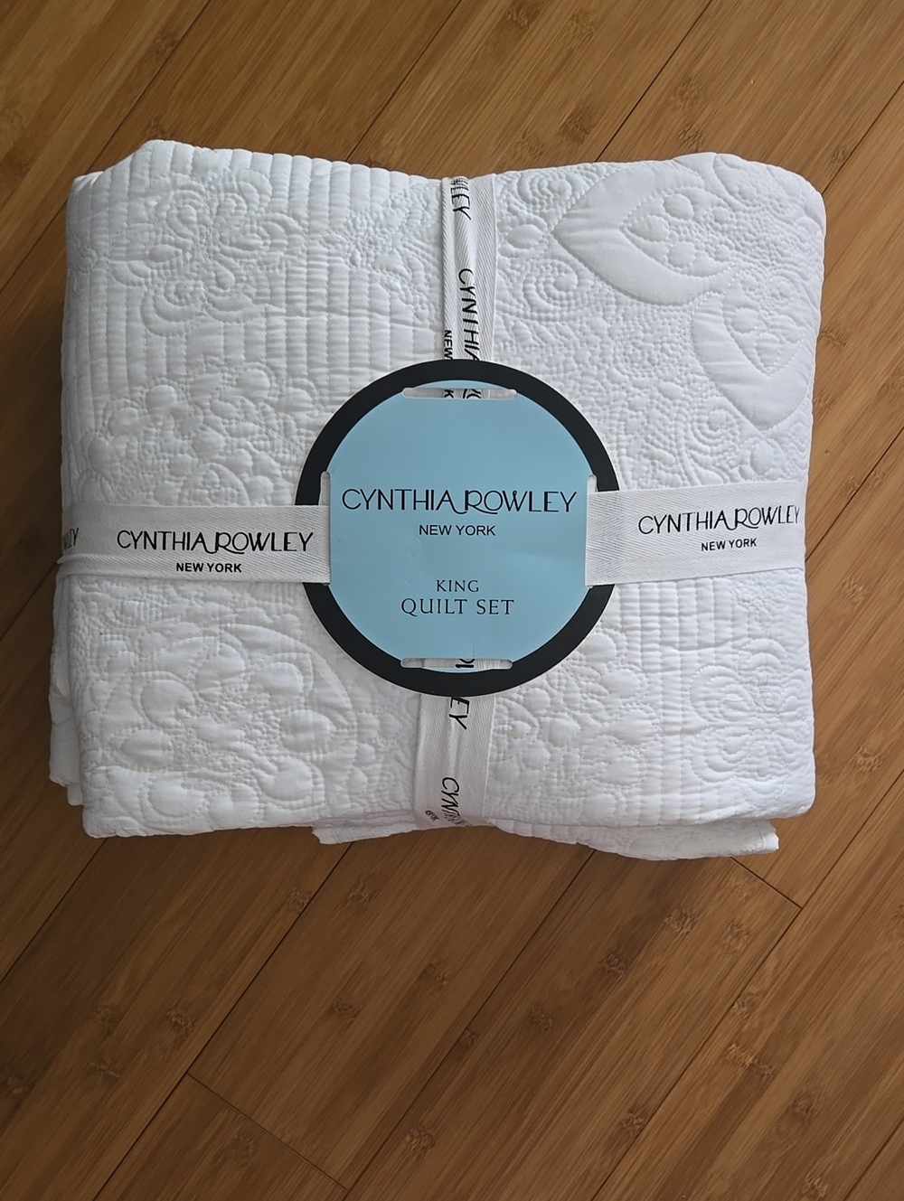 NWT Cynthia Rowley White King Quilt Set